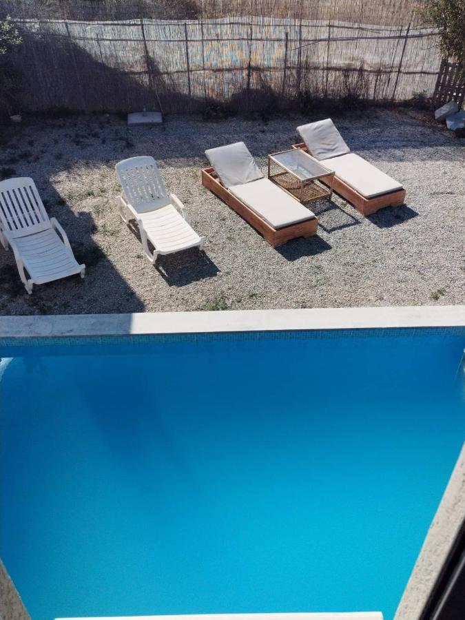 Villa Miron Kamilari Exterior foto
