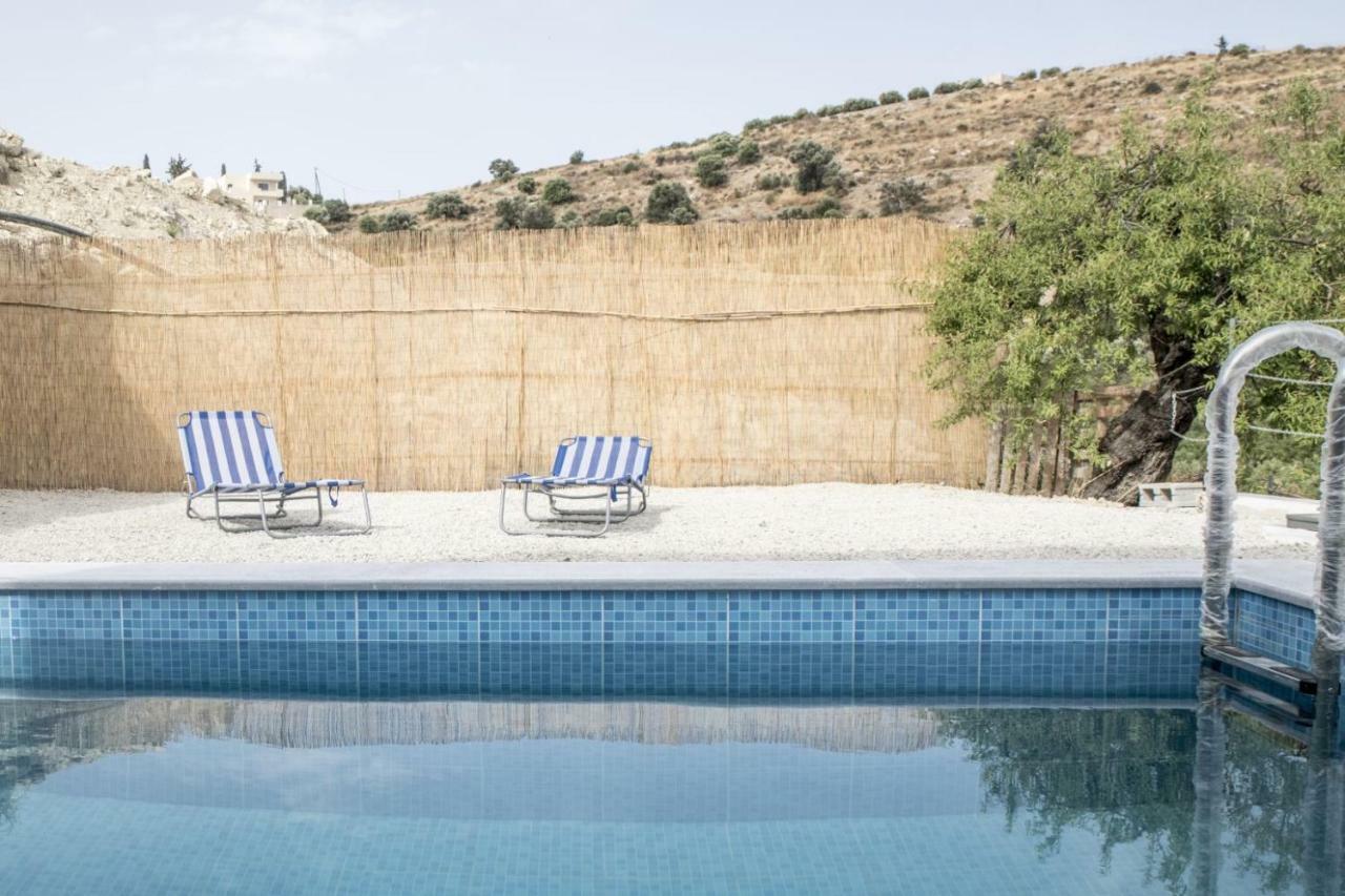 Villa Miron Kamilari Exterior foto